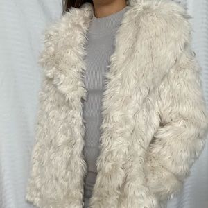 TopShop Faux Fur Coat🤍